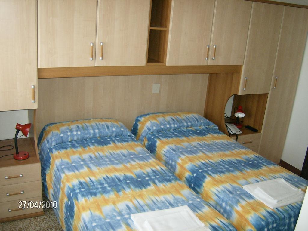 Hotel Britannia Лидо ди Йезоло Екстериор снимка