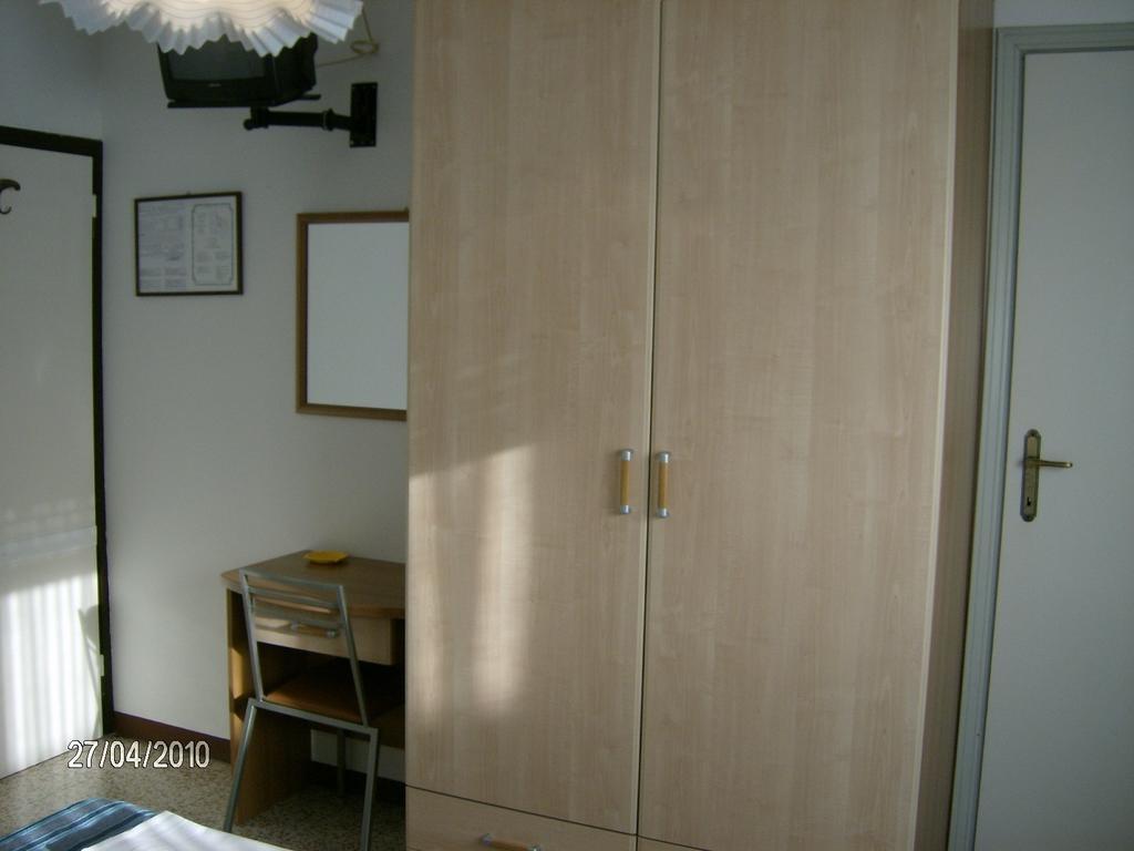 Hotel Britannia Лидо ди Йезоло Стая снимка