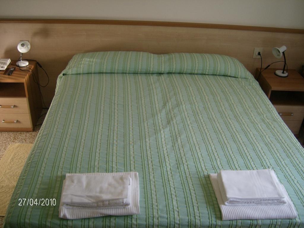 Hotel Britannia Лидо ди Йезоло Стая снимка
