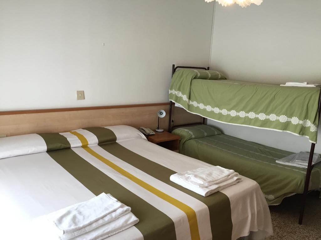 Hotel Britannia Лидо ди Йезоло Екстериор снимка