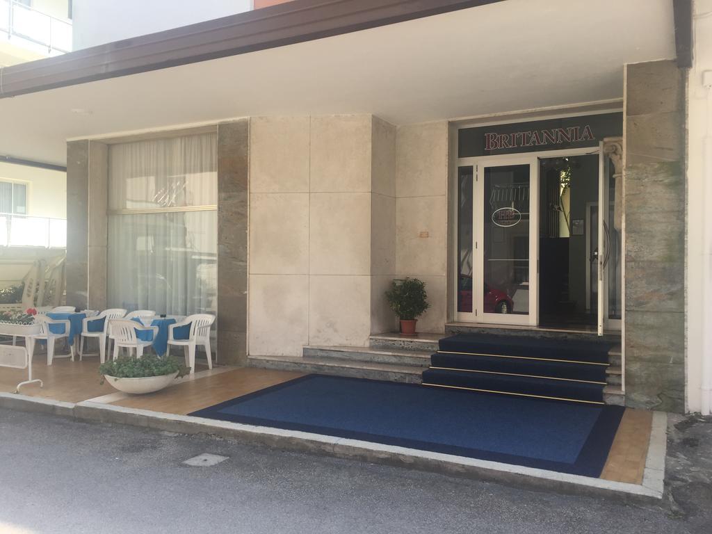 Hotel Britannia Лидо ди Йезоло Екстериор снимка